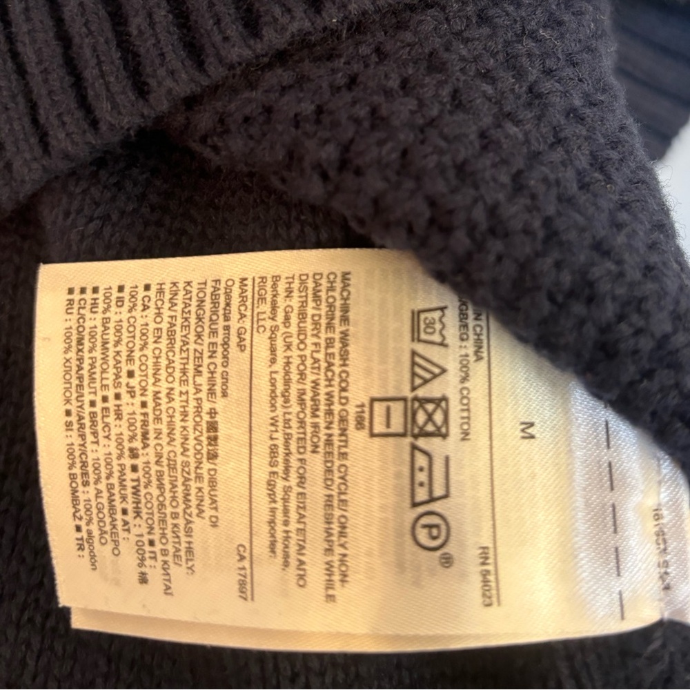 NWOT Banana Republic navy blue kitted sweater. - Picture 4 of 10
